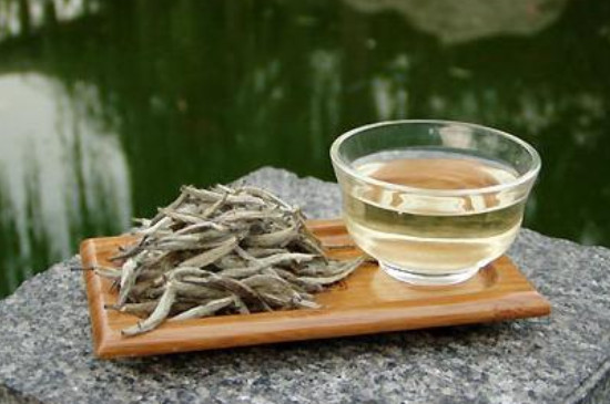中国六大茶类的口感描述，绿茶醇厚红茶刺激黑茶醇和等