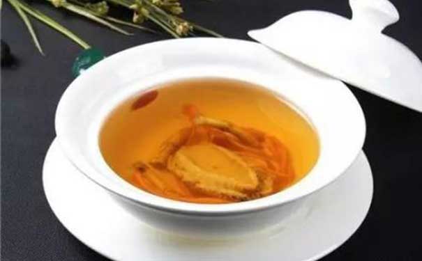 西洋参配红茶喝会发生什么 食西洋参不能吃什么