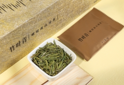 碧波荡漾一抹香，竹叶青用高标准打造高端绿茶