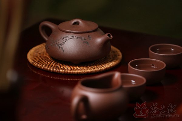茶知识-紫砂茶具异味,去除紫砂茶具异味的有效方法