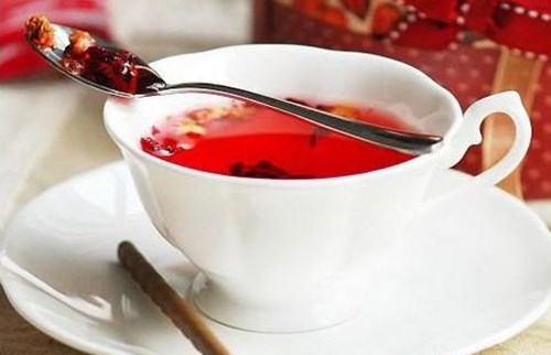 【茶知识】喝什么茶丰胸效果好？喝什么茶能快速丰胸