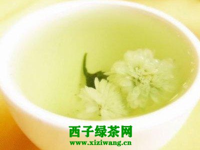 【茶功效】菊花绿茶的功效与作用 喝菊花绿茶的好处有哪些
