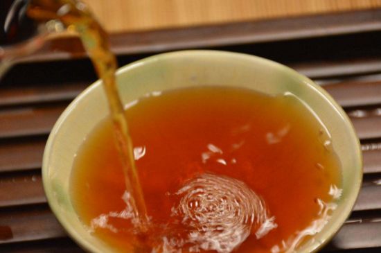 老茶浸蜜有什么功效，茶叶浸蜂蜜治咳嗽