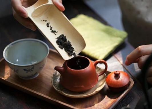 紫砂罐适合存放普洱茶吗？什么材质的容器最适合存放普洱茶？