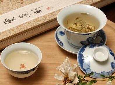 冲泡福鼎白茶用多少克的茶叶量？（收藏）