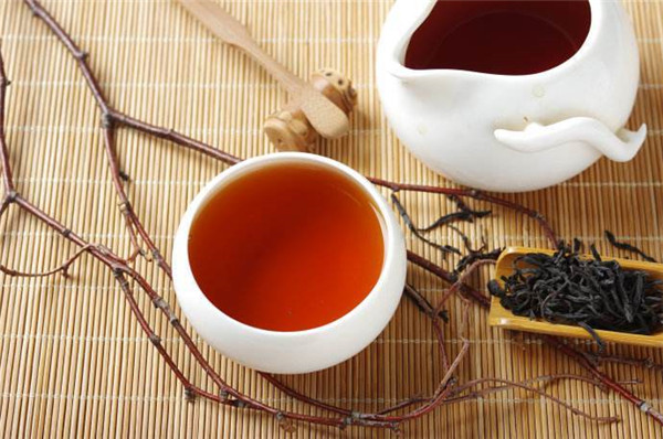 一分钟看懂红茶，它可是春白茶中最尊贵的！