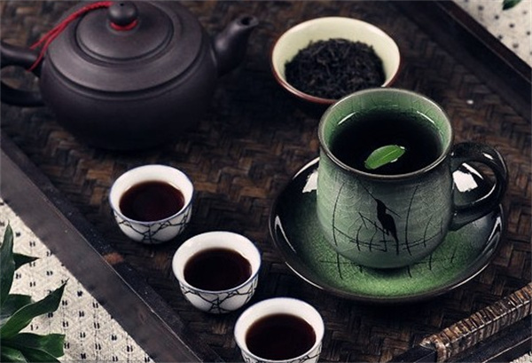 黑茶有助消化、解油腻、顺肠胃功效