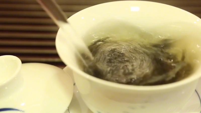 泡绿茶的水温多少度？