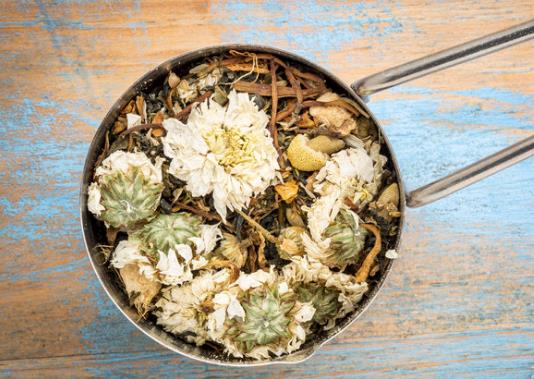 菊花金银花茶的功效与作用_金银花和菊花泡水喝的功效