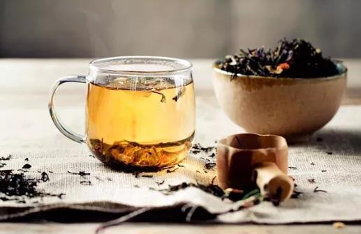 普洱生茶与熟茶哪个好？生茶和熟茶的区别很关键