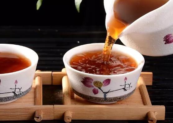 什么样的熟普洱茶好？为什么很多人说布朗山普洱熟茶好？