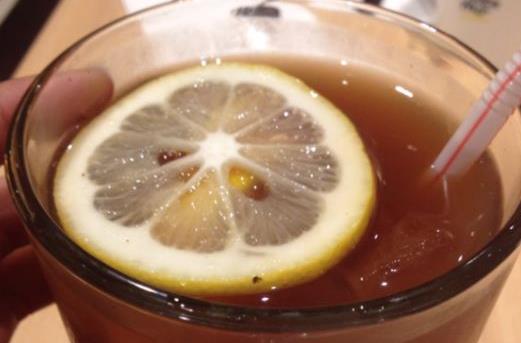 柠檬红茶做法_红茶柠檬水的正确泡法