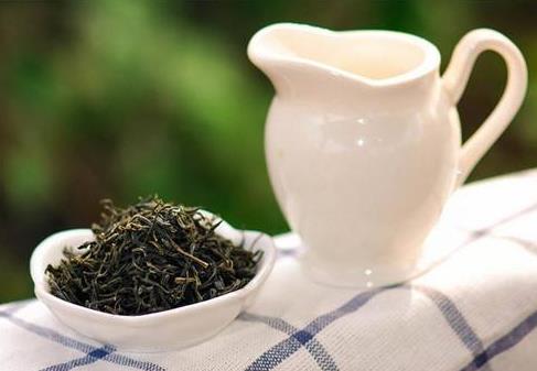 绿茶属于凉性还是热性？是酸性还是碱性？
