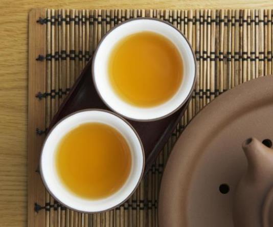 普洱茶减肥应该选生茶还是熟茶？