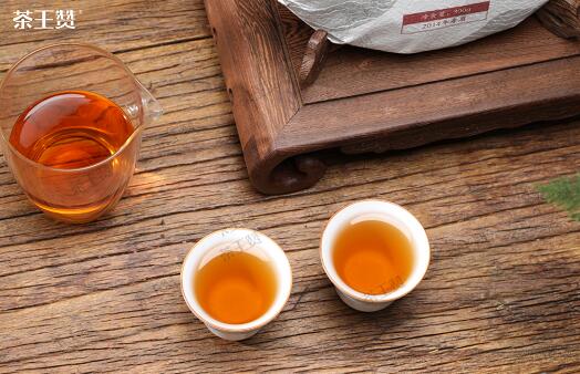女生经常喝白牡丹福鼎白茶有哪些功效？
