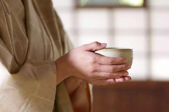 中国茶文化中的“客来敬茶”