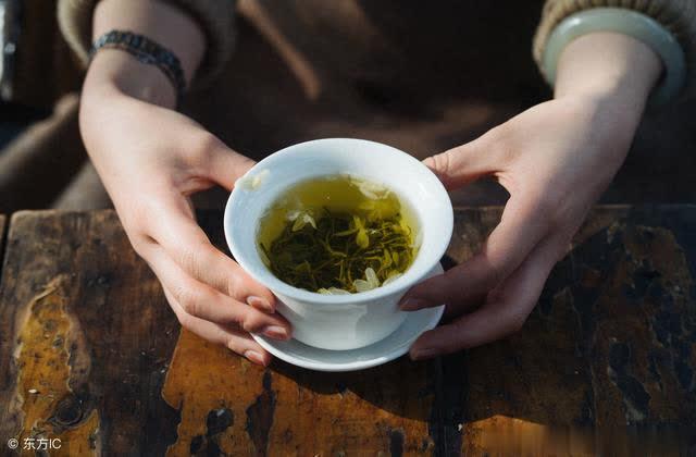 中国饮茶文化源远流长，什么时候喝茶最好？看完就知道