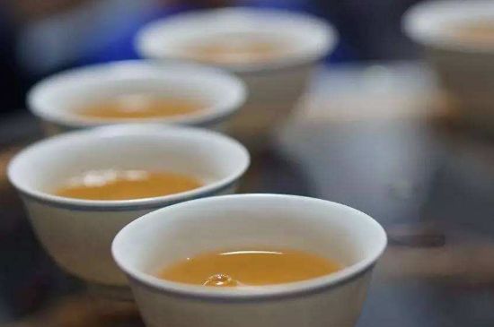 茯砖茶与普洱茶哪个好_茯茶和普洱茶口味区别