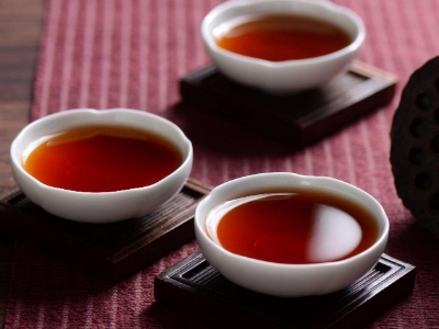 喝熟普洱茶还是喝生茶_普洱熟茶好喝还是生茶好喝？