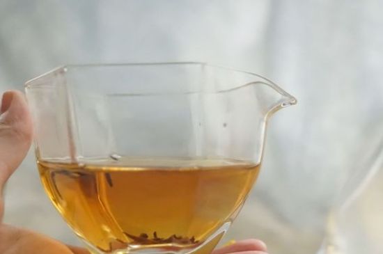 最刮油脂的茶是红茶还是绿茶_绿茶和红茶谁最刮油脂？