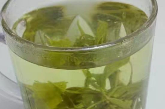 减肥喝红茶好还是绿茶好_红茶和绿茶哪个更减脂？