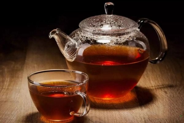 女人喝红茶好还是喝绿茶好呢_女人喝红茶对身体好还是喝绿茶好