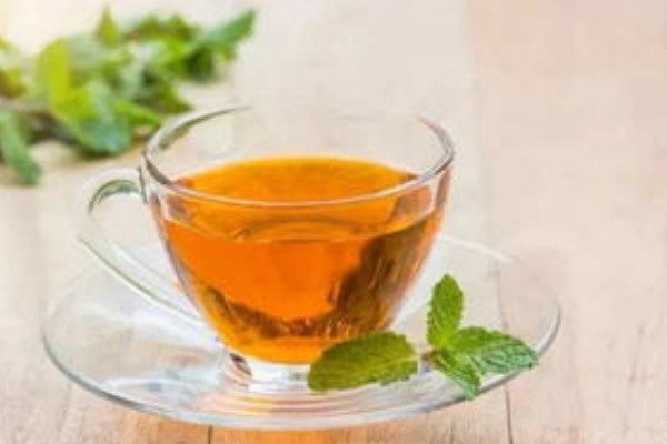 女人喝红茶好还是喝绿茶好呢_女人喝红茶对身体好还是喝绿茶好