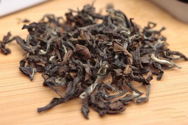 乌龙茶和绿茶的区别是什么_乌龙茶和绿茶哪个更好