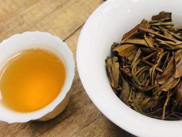 老班章古树茶多少钱一斤？