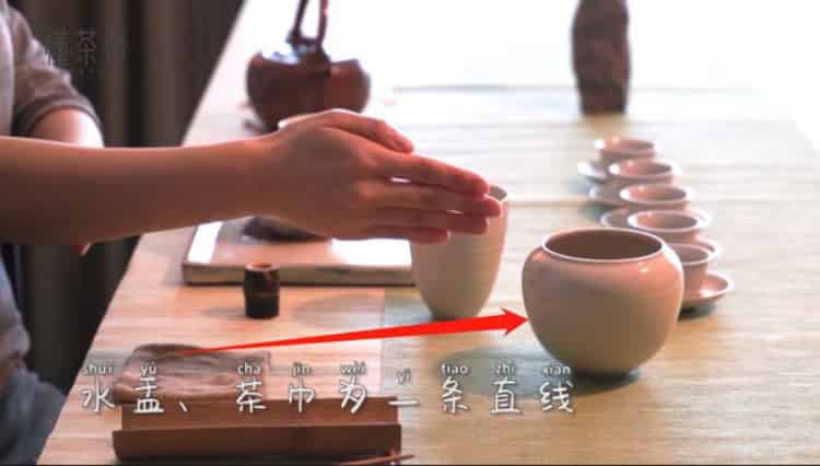 茶具正确摆放图片_茶台上茶具应该怎么摆放？