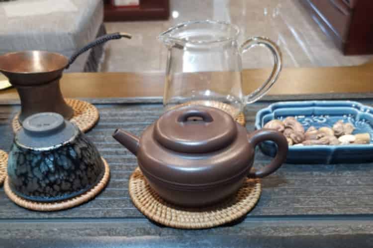 赞美紫砂壶的诗句简单_形容茶壶的诗句优雅