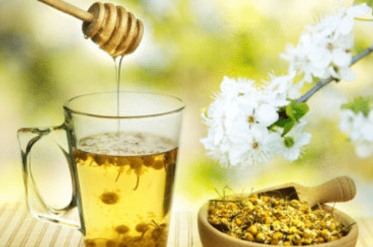 绿茶蜂蜜水的功效：润肠通便清肺止咳(还能够排毒养颜)