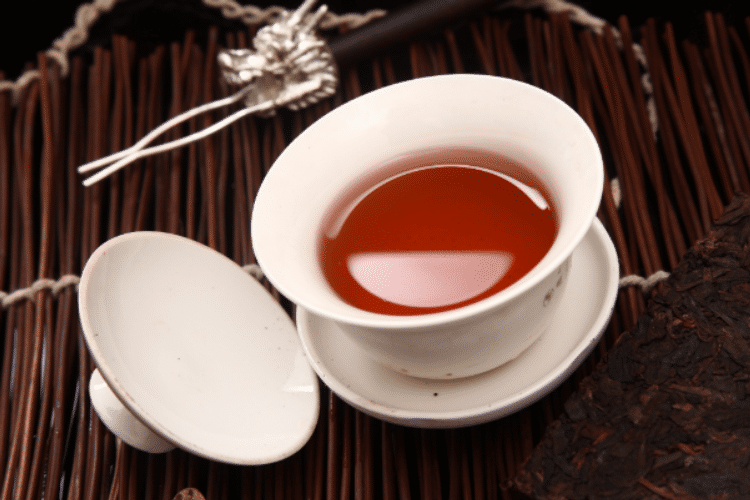 秋冬季喝什么茶比较好：秋喝乌龙冬饮红茶(喝些清肺去火茶)