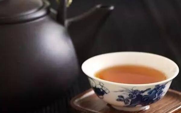 喝茶解药吗，茶叶含躁酸会解药性（有些药可用茶服用）