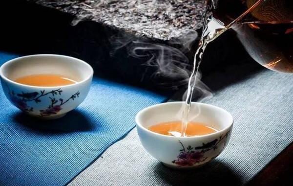 喝茶解药吗，茶叶含躁酸会解药性（有些药可用茶服用）