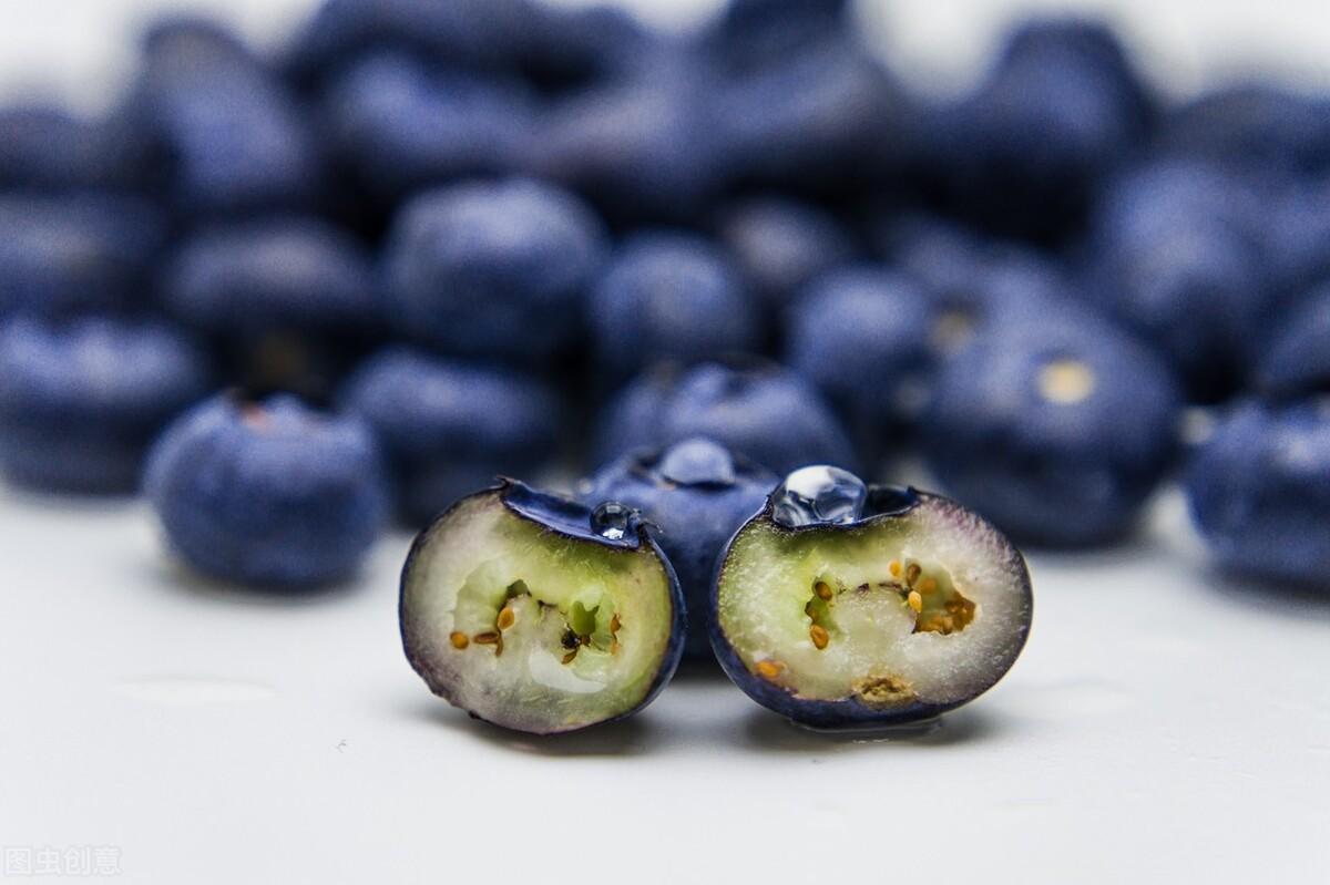 蓝莓一天吃多少为宜（蓝莓是上火还是降火）