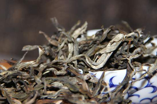 2009老班章普洱茶生茶价格（1000～1300元一斤）