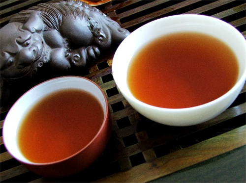黑茶和藏茶有什么区别-同属黑茶藏茶和普洱有何不同