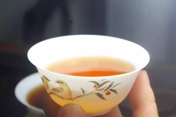 如何品茶_品茶方法简单掌握(四大品茶的流程)