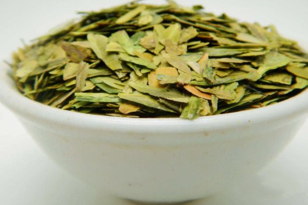 最好的龙井茶多少钱一斤_2023龙井茶叶的等级和价格(顶级几十万元)