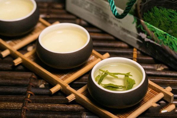 红茶与绿茶的区别的功效与作用_红茶与绿茶的不同之处有哪些