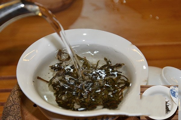 泡茶茶汤起泡沫与茶的品质、农残有没有关系？