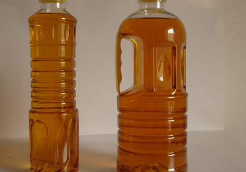 花生油有白色沉淀物还能不能吃，它和菜籽油能不能一起吃呢