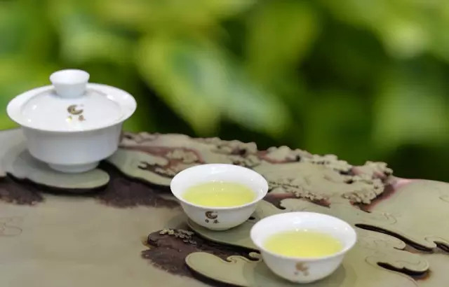 茶_多喝绿茶功效 能缓解风湿性关节炎