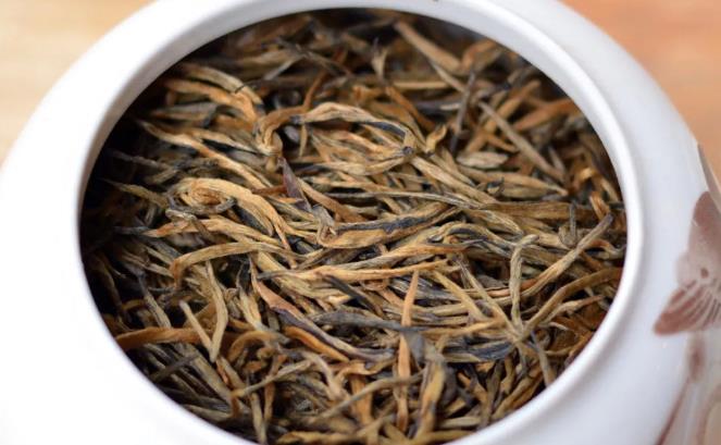 滇红茶属于什么茶？云南晒红与滇红工夫有什么区别？