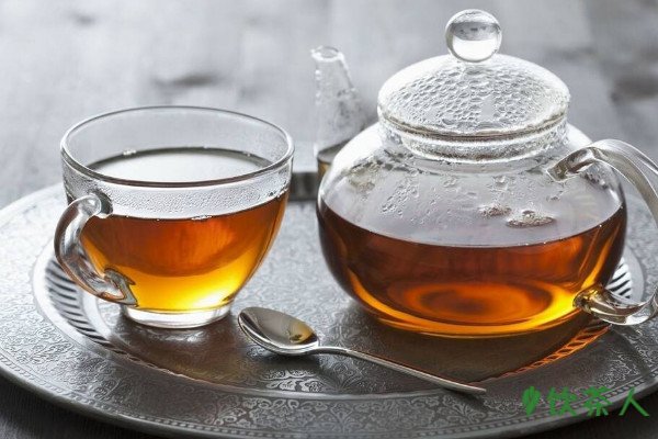 夏天可以喝红茶吗_夏天喝红茶还是绿茶好?