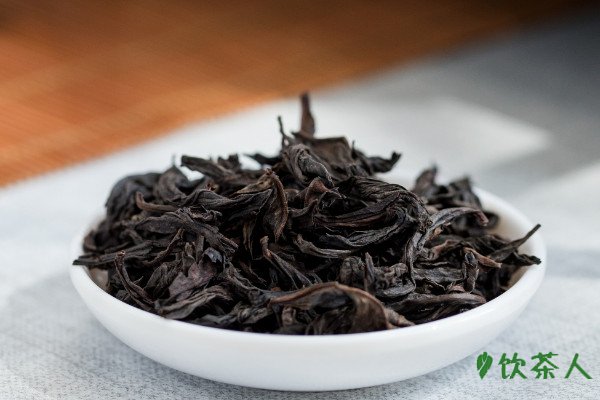乌龙茶属于红茶还是绿茶_乌龙茶是凉性还是温性