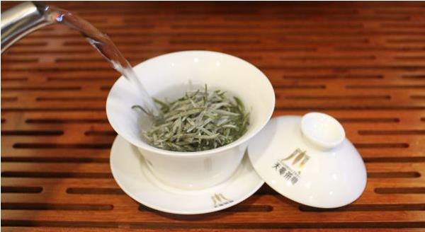 白茶市场价格多少钱一斤？白茶的泡法