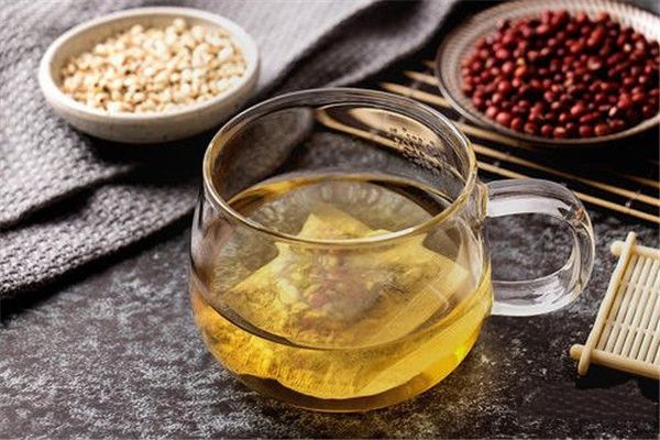 红豆薏米芡实茶的禁忌 脾胃比较虚弱的人不适合饮用