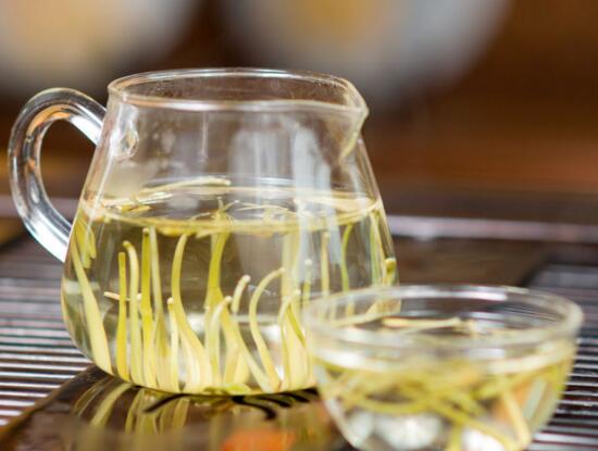 金银花和菊花可以一起泡水喝吗，金银花和菊花茶一起喝的功效